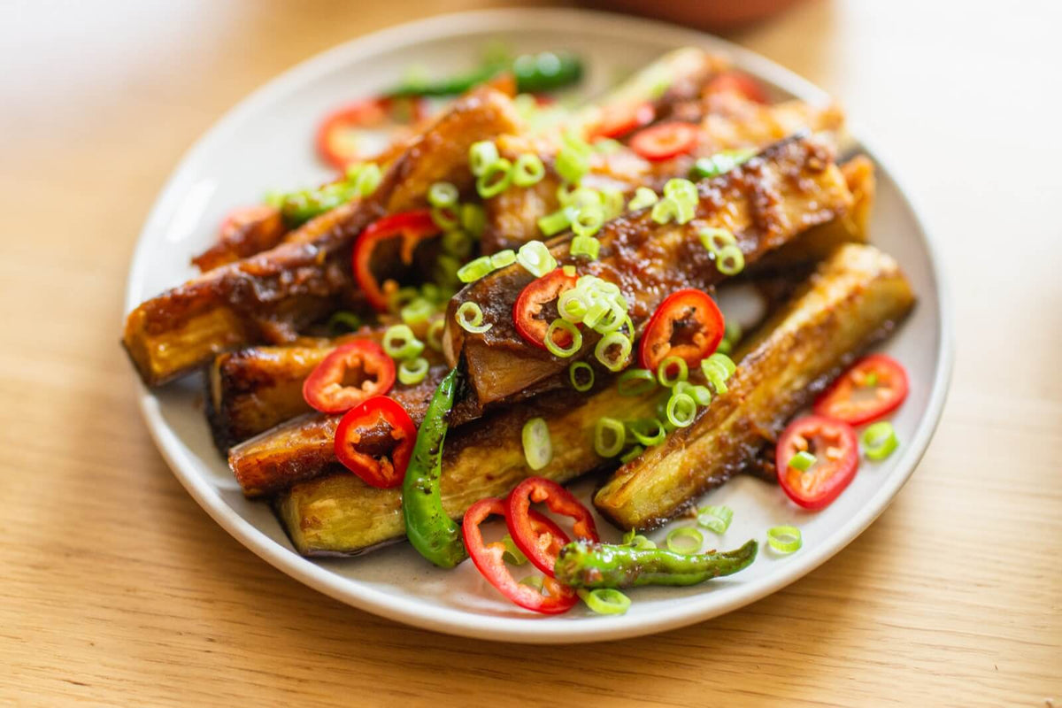 Stir-Fried Japanese Eggplant with Jimmy Nardello Peppers – Nongs